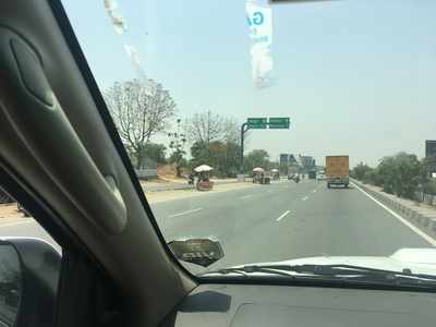 Vendors on highway