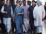 Sonia Gandhi hosts lunch for opposition