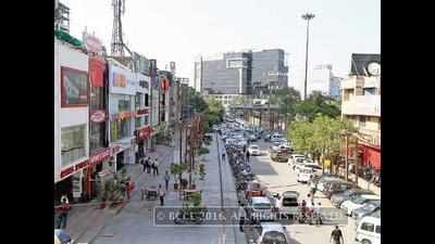 Noida Sector 18 market all set to become a one way zone