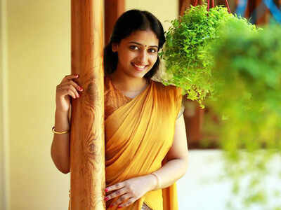 Anu Sithara is a village belle in Vineeth Sreenivasan’s next