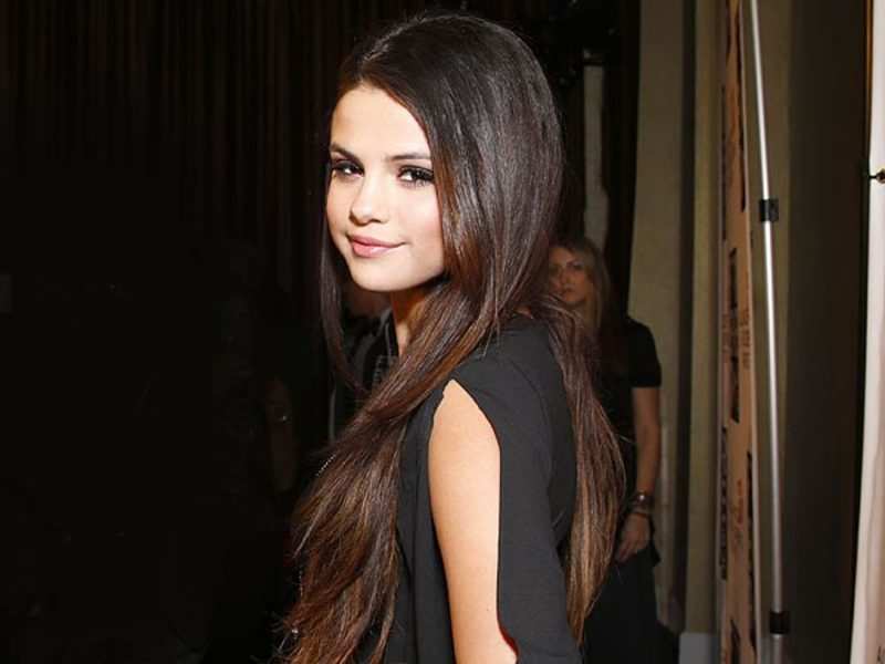 Selena Gomez Confirms She Is Dating Im Taken English Movie News
