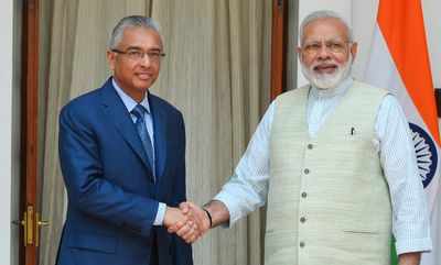 India reaches out to Mauritius with $500 million line of credit