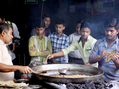 Kababs, nihari off platter this Ramzan in the City of Nawabs | Lucknow ...