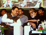Devendra Fadnavis and Amitabh Bachchan discussing