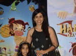 Sonali Kulkarni with her daughter Kaveri