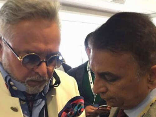 Vijay Mallya spotted with Sunil Gavaskar during India-Pakistan match