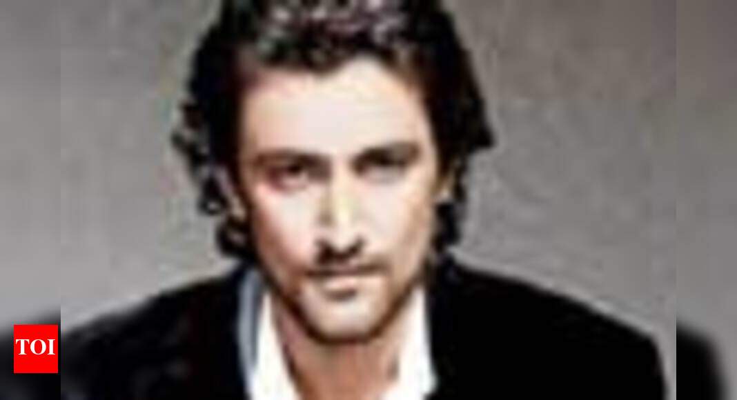 Kunal is in the air | Hindi Movie News - Times of India
