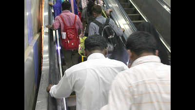 Kolkata's Metro escalator moves in reverse, commuters hurt