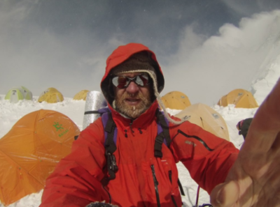 Man with terminal cancer conquers Mount Everest