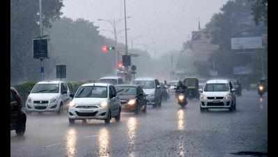 Pre-monsoon showers lash Surat