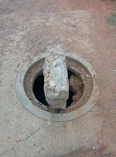 Manhole was kept very dangerously - Times of India