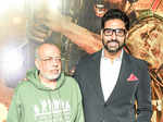 JP Dutta poses with Abhishek Bachchan