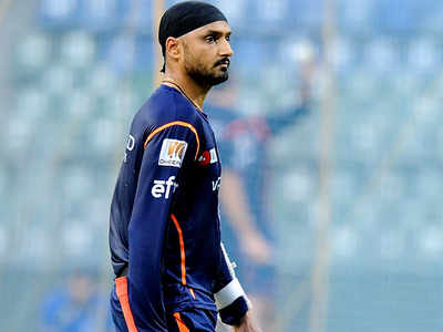 Indian bowlers approach and effort commendable: Harbhajan