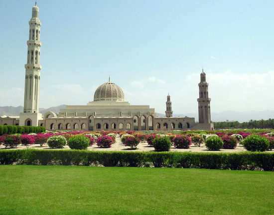 Sultan Qaboos Grand Mosque - Muscat: Get the Detail of Sultan Qaboos ...