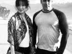 Zhu Zhu posing with Salman Khan