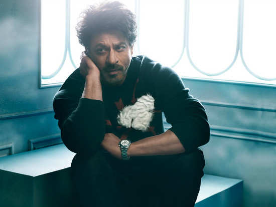 Shah Rukh Khan's Twitter AMA proves that he is truly the king of wit!