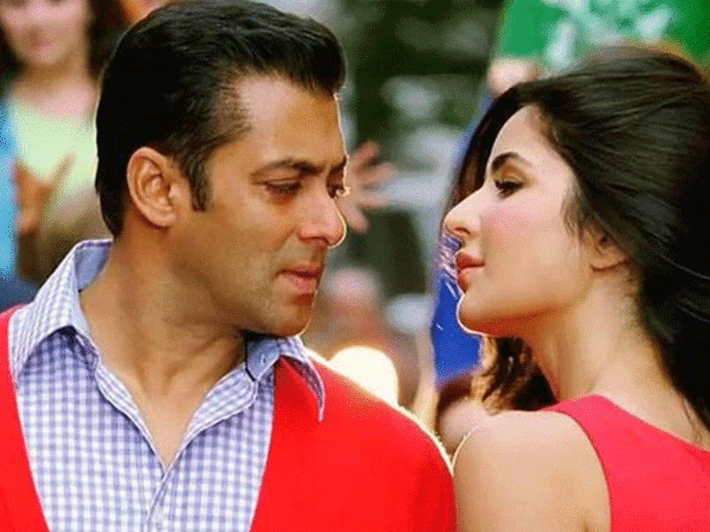 Pic: Salman Khan sees Katrina Kaif off, then zooms home in an