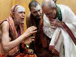 Pranab Mukherjee seeks blessings from Jayendra Saraswati