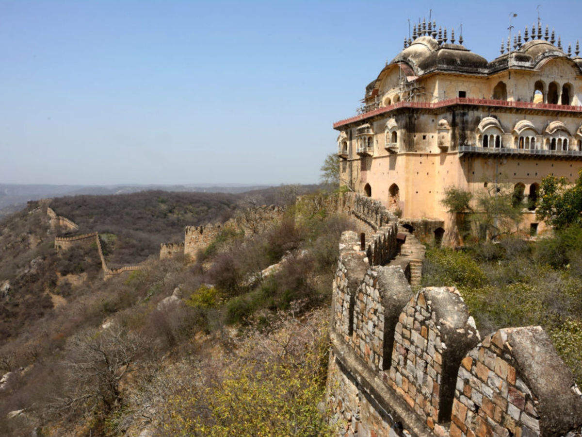 Bala Quila Fort - Alwar: Get the Detail of Bala Quila Fort on Times of  India Travel