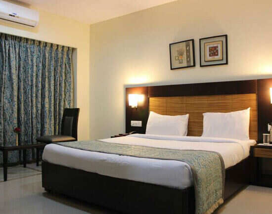 Hotel Reeva Suites