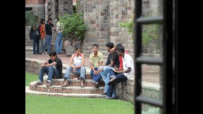 Gujarat to pick up tab for first-year college students