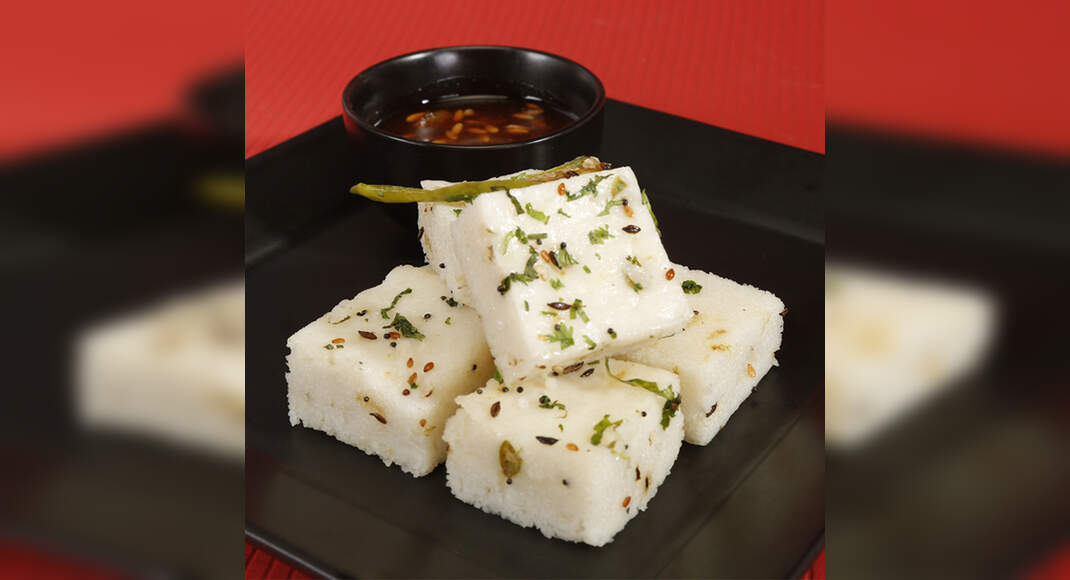 White Dhokla Recipe: How to make White Dhokla Recipe at Home | Homemade White Dhokla Recipe - Times 
