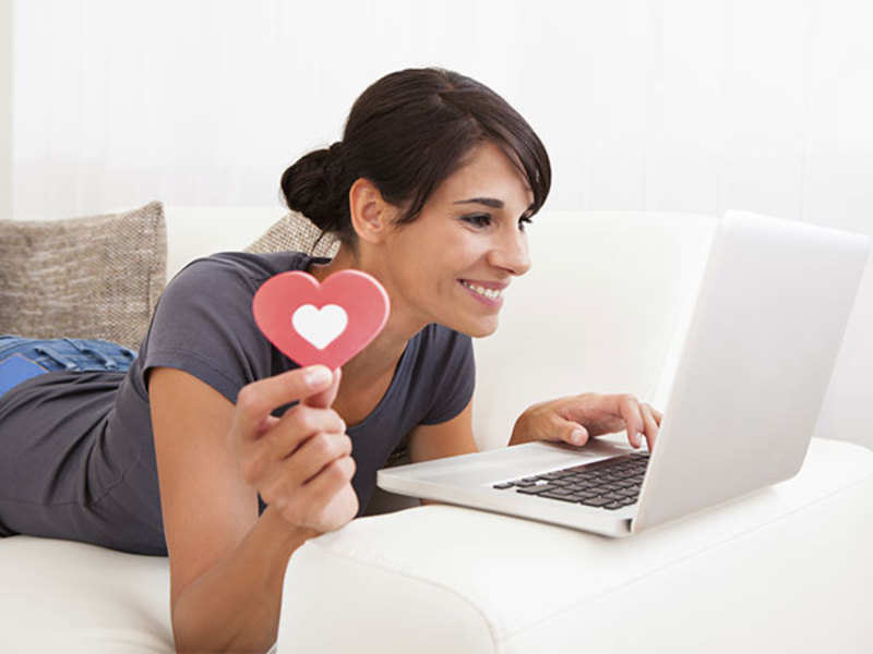 In a long distance relationship? Here are tips to help make it easier -  Times of India