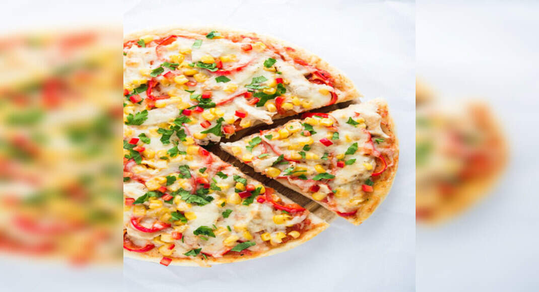 Red Bell Pepper-Corn Pizza Recipe: How to Make Red Bell Pepper-Corn Pizza Recipe | Homemade Red Bell