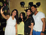 Indrani Halder takes a selfie with Rachana Banerjee, Ananya Chatterjee and Indrajit Roy
