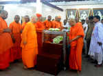 Photos Disciples paying homage to Swami Atmasthanandaji Maharaj