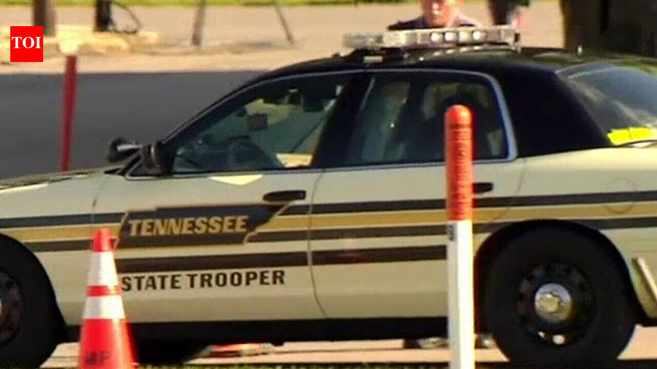 Two deputies shot in Tennessee courthouse