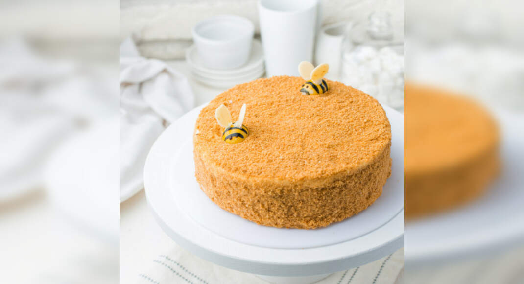 Honey Cake Recipe: How to make Honey Cake Recipe for Christmas at Home | Homemade Honey Cake Recipe 