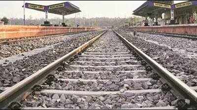 Three brothers found on railway tracks in Kishanganj, one dead