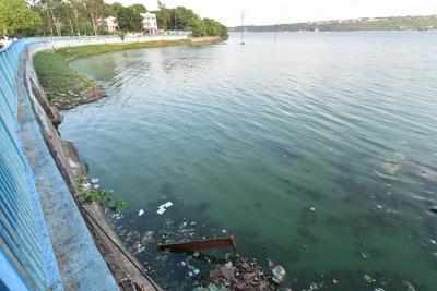 Sewage and filth leaves Upper Lake gasping