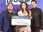 Prayag Miss Lifestyle Aishwarya Devan felicitated by Deepak Aggarwal