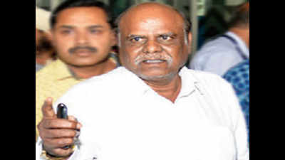 Denied bail, C S Karnan goes to jail, complains of chest pain