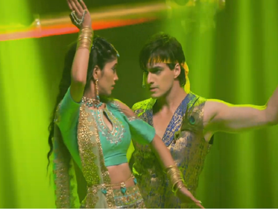 Yeh Rishta Kya Kehlata Hai written update, June 21, 2017: Kartik supports Naira by performing along with her on stage