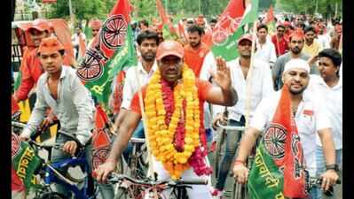 Samajwadi Party's counter to Modi's yoga: Cycle for health