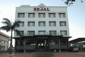 Set your base at these hotels in Saputara