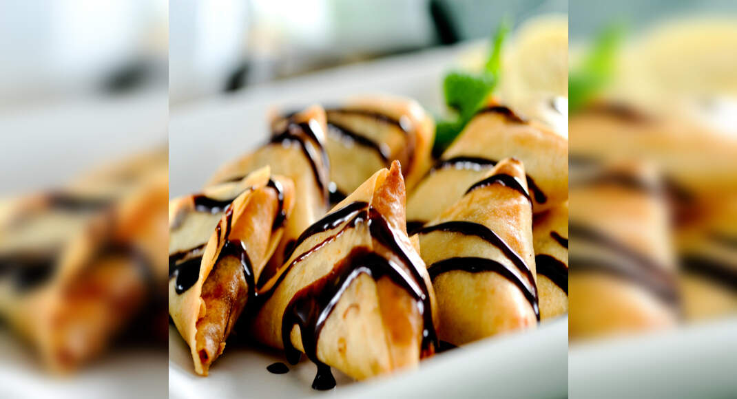 Homemade Samosa with Chocolate Filling Recipe: How to Make Homemade Samosa with Chocolate Filling Re