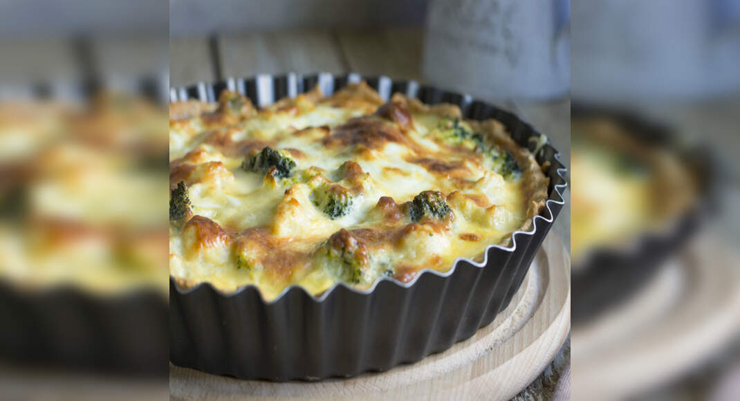 Cauliflower and Broccoli Pie Recipe: How to Make Cauliflower and Broccoli Pie Recipe | Homemade Caul