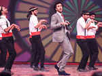 Ranbir Kapoor grooves on the stage