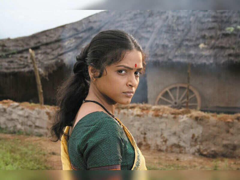 Santosh Shetty Deepa Parab makes a comeback on silver screen Marathi
