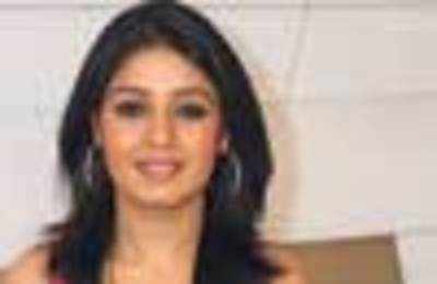 Sunidhi: Prepared to be linked with Anu Malik