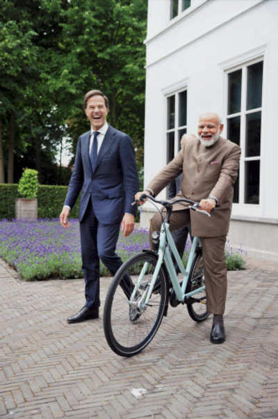 Dutch PM gifts bicycle to PM Modi