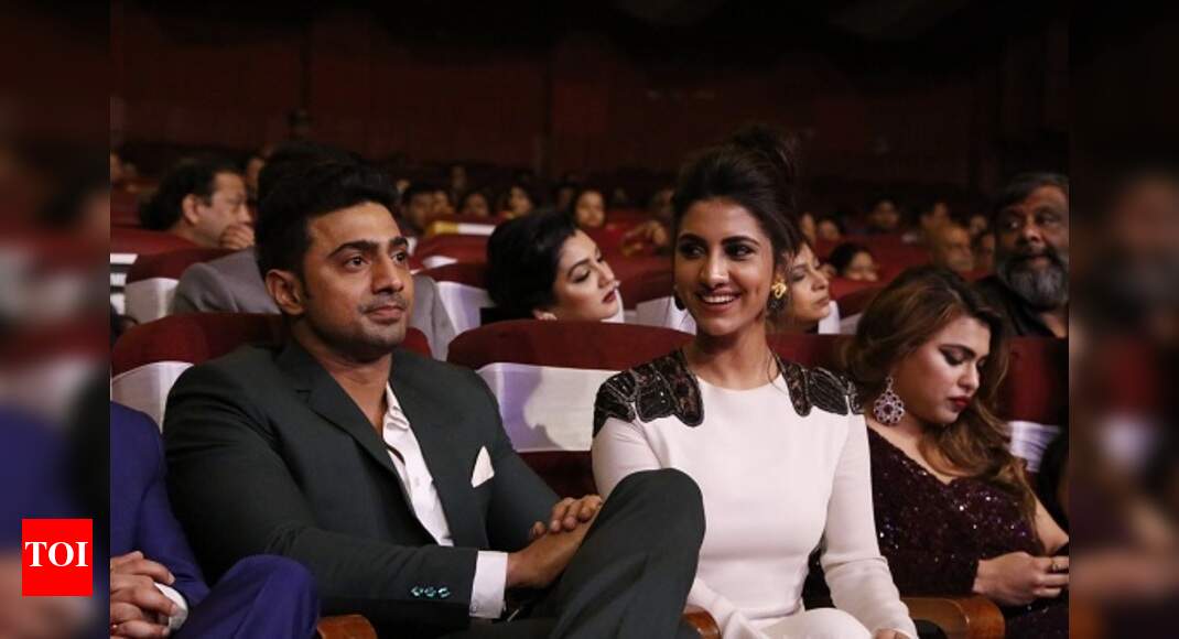 This is what Dev gave Rukmini on her birthday | Bengali Movie News ...