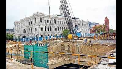 Worker dies after iron rod falls on his head at metro rail site