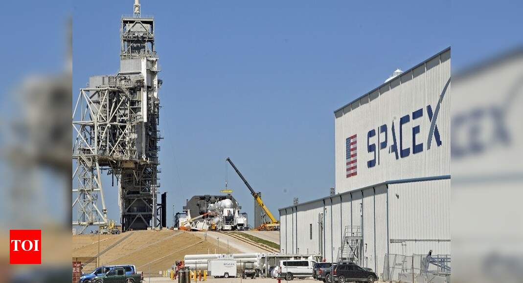 SpaceX Dragon: SpaceX craft returns to earth after 2nd space station ...