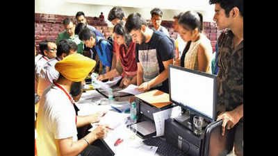 Student leaders woo fresh voters at law counselling