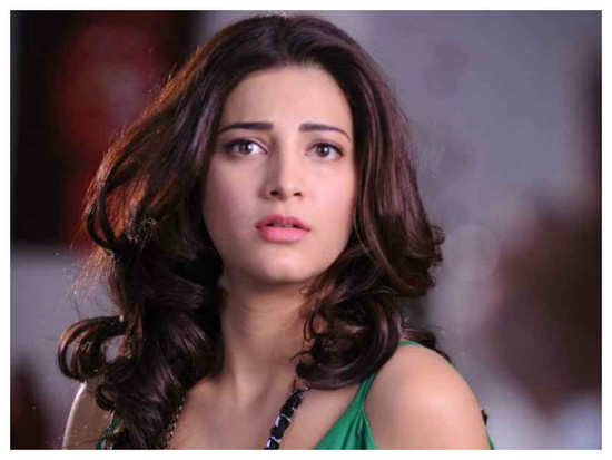 Shruti Haasan: Being single doesn't mean being available